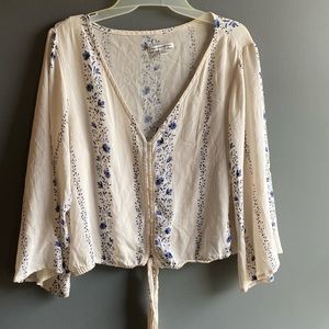 American Eagle tie front blouse